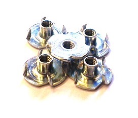 inslagmoeren m4 x 6 mm    (5.0x15.0)