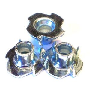 inslagmoeren m8 x 11 mm   (9.4x22.0) zonder schroefdraad